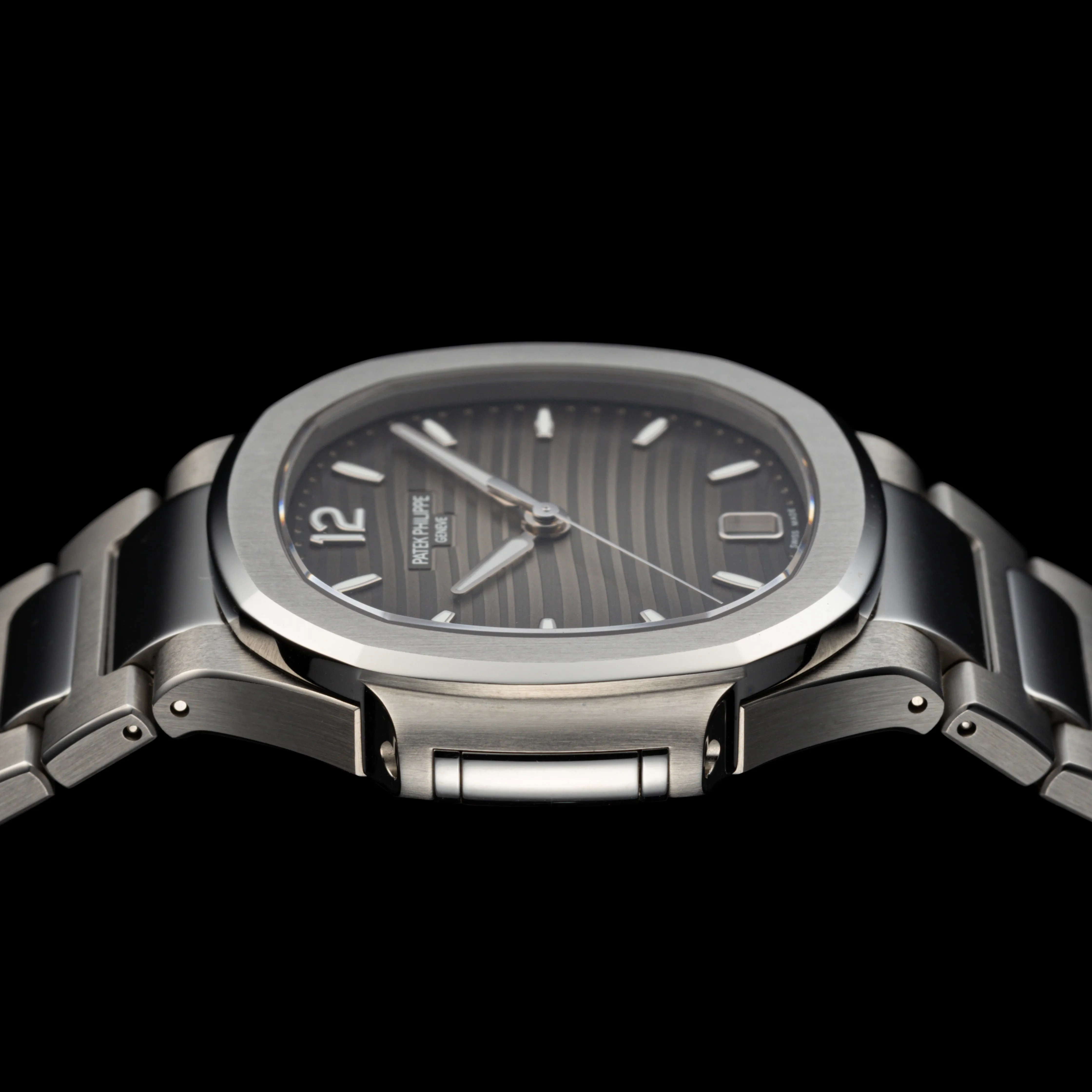 Patek Philippe Nautilus 7118/1A-011 38mm Stainless steel Gray 3