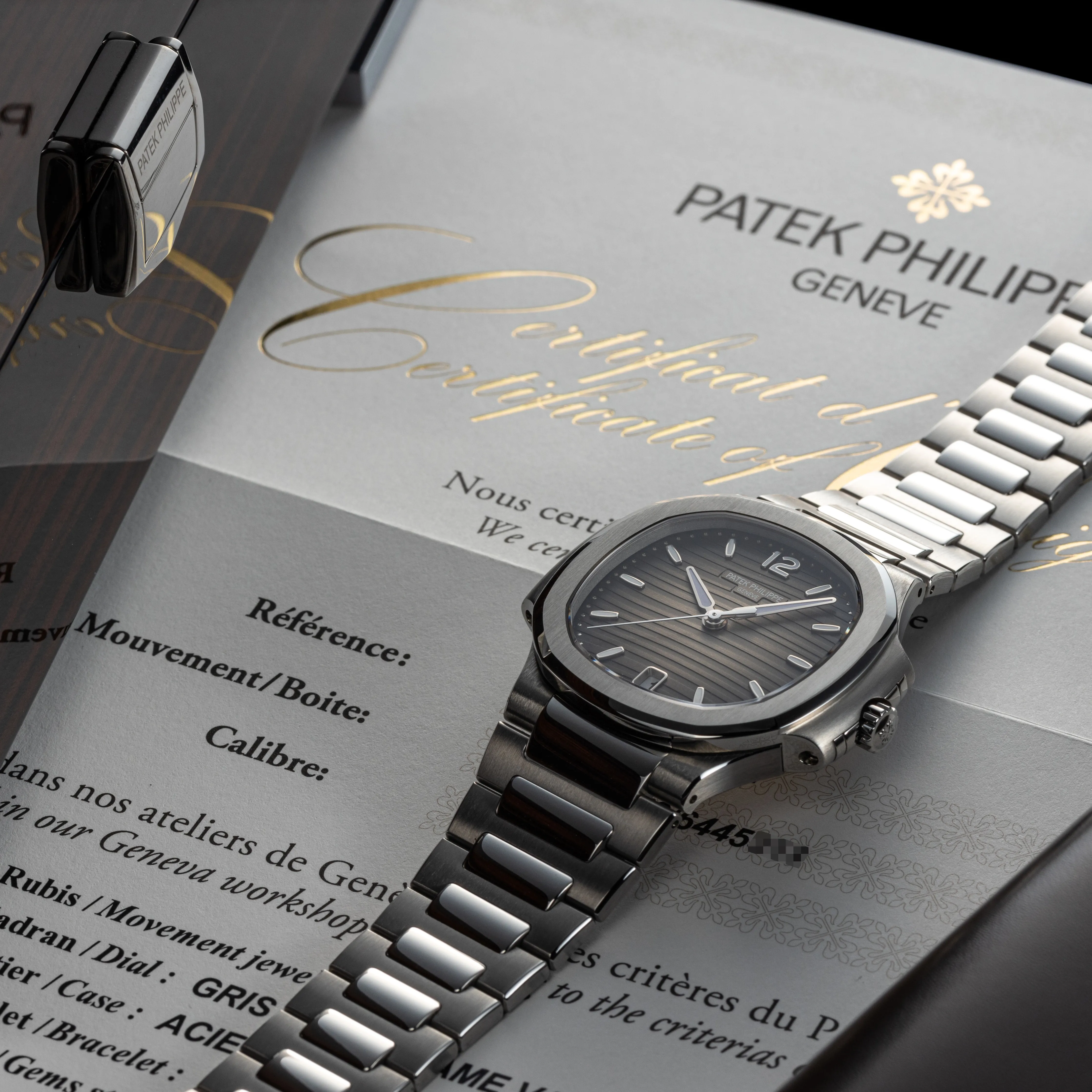 Patek Philippe Nautilus 7118/1A-011 38mm Stainless steel Gray 4