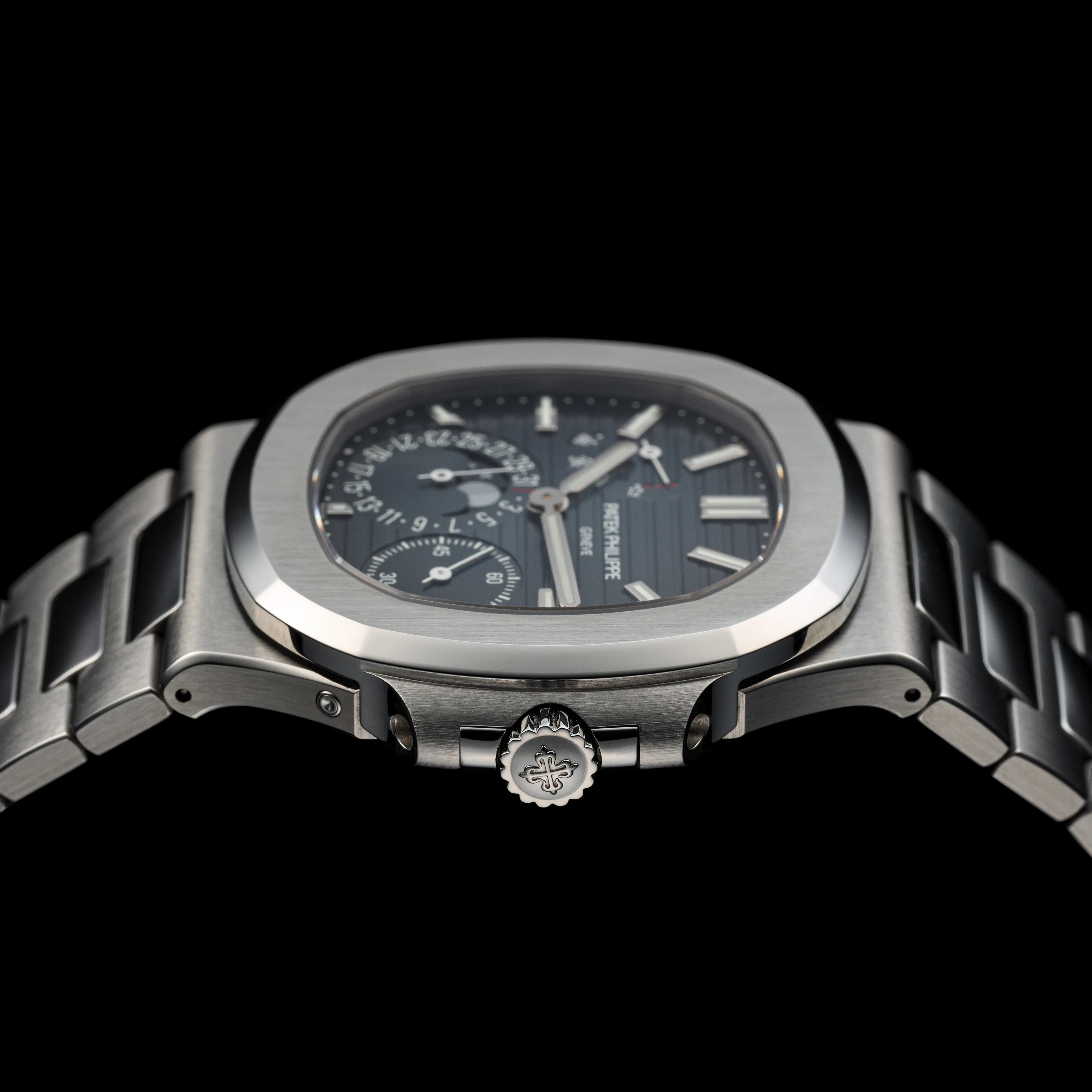 Patek Philippe Nautilus Moonphase 5712/1A-001 38mm Stainless steel Blue 2