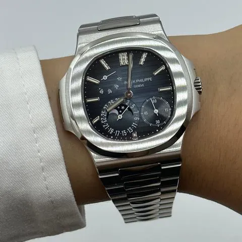 Patek Philippe Nautilus Moonphase 5712/1A-001 40mm Stainless steel Blue