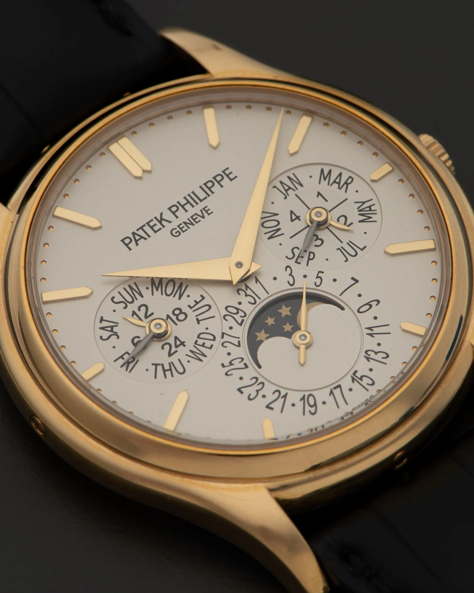 Patek Philippe Perpetual Calendar 3940J 36mm 18k yellow gold White 1