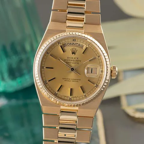 Rolex Day-Date Oysterquartz 19018 36mm Yellow gold Gold