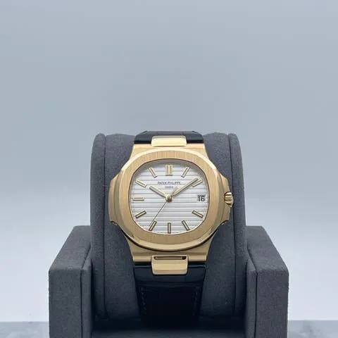 Patek Philippe Nautilus 5711J-001 40mm Yellow gold Silver 1