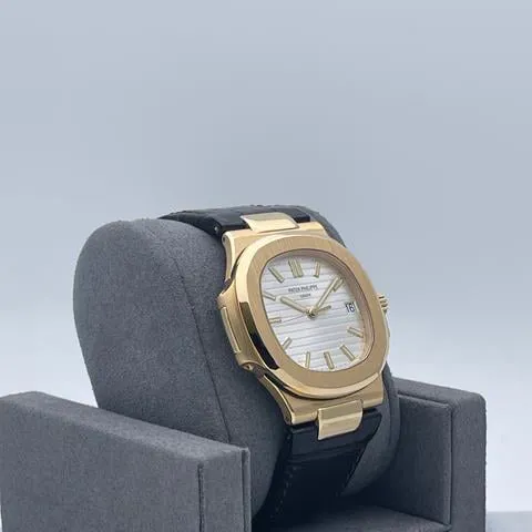 Patek Philippe Nautilus 5711J-001 40mm Yellow gold Silver 2