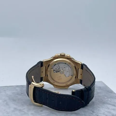 Patek Philippe Nautilus 5711J-001 40mm Yellow gold Silver 5