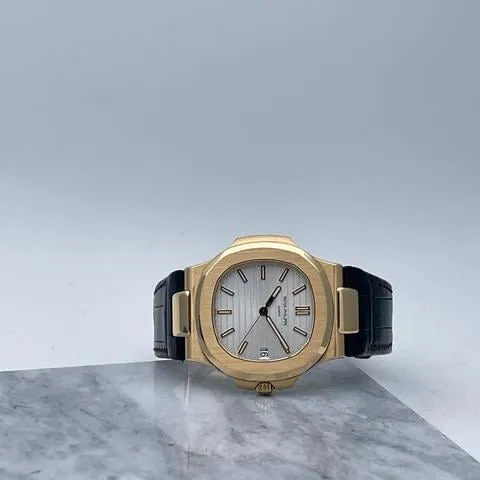 Patek Philippe Nautilus 5711J-001 40mm Yellow gold Silver 6