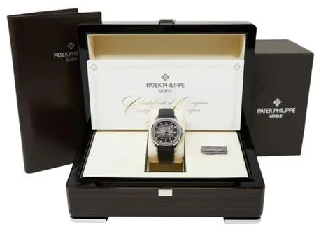 Patek Philippe Aquanaut 5167A-001 40.8mm Stainless Black 2