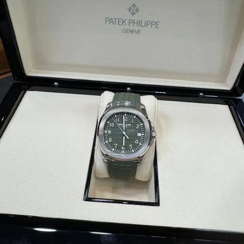 Patek Philippe Aquanaut 5168G-010 42mm White gold Green 3