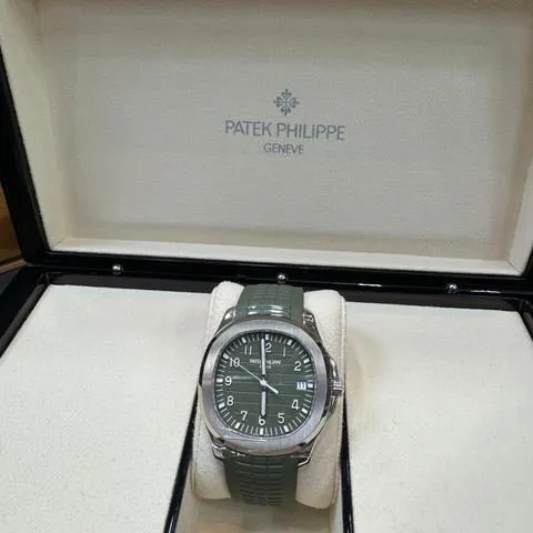 Patek Philippe Aquanaut 5168G-010 42mm White gold Green 4