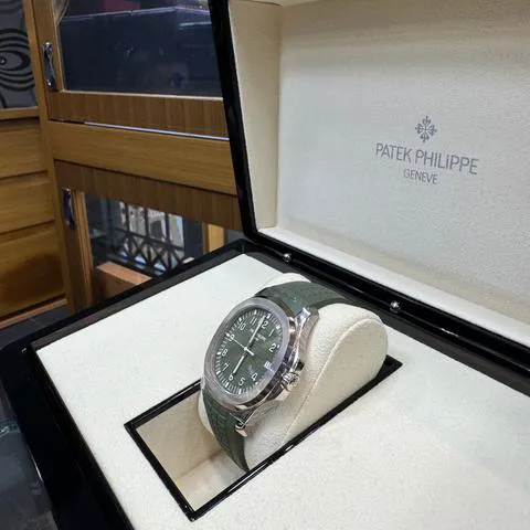 Patek Philippe Aquanaut 5168G-010 42mm White gold Green 5