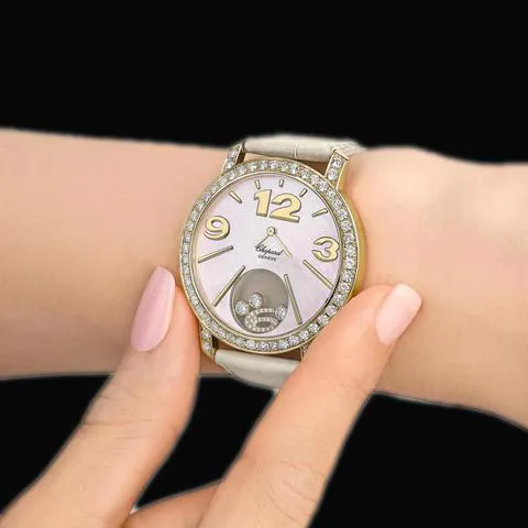 Chopard Happy Diamonds 40mm Yellow gold Mother-of-pearl 11