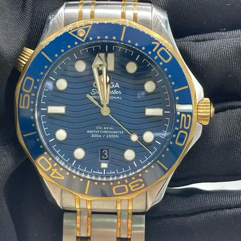 Omega Seamaster Diver 300M 210.20.42.20.03.001 42mm Yellow gold and Stainless steel Blue