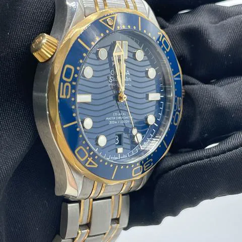 Omega Seamaster Diver 300M 210.20.42.20.03.001 42mm Yellow gold and Stainless steel Blue 2