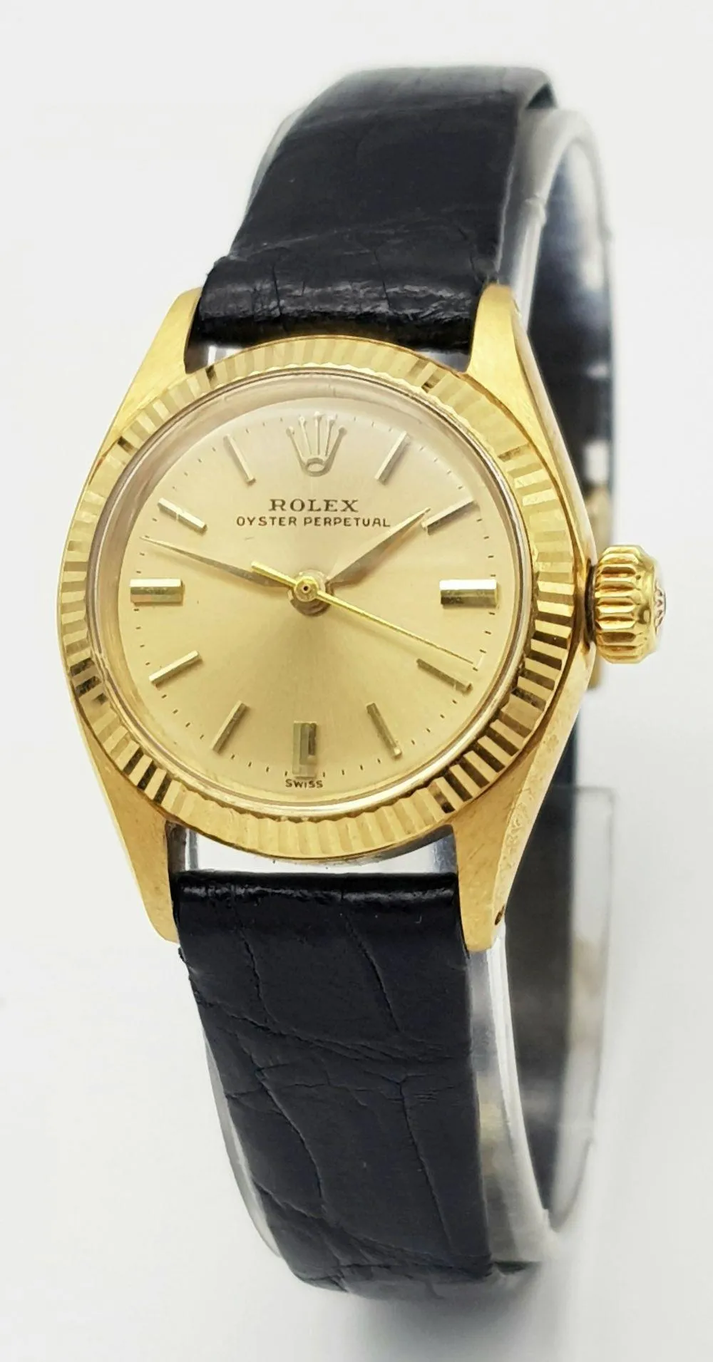 Rolex Oyster Perpetual 26mm 18k yellow gold 1