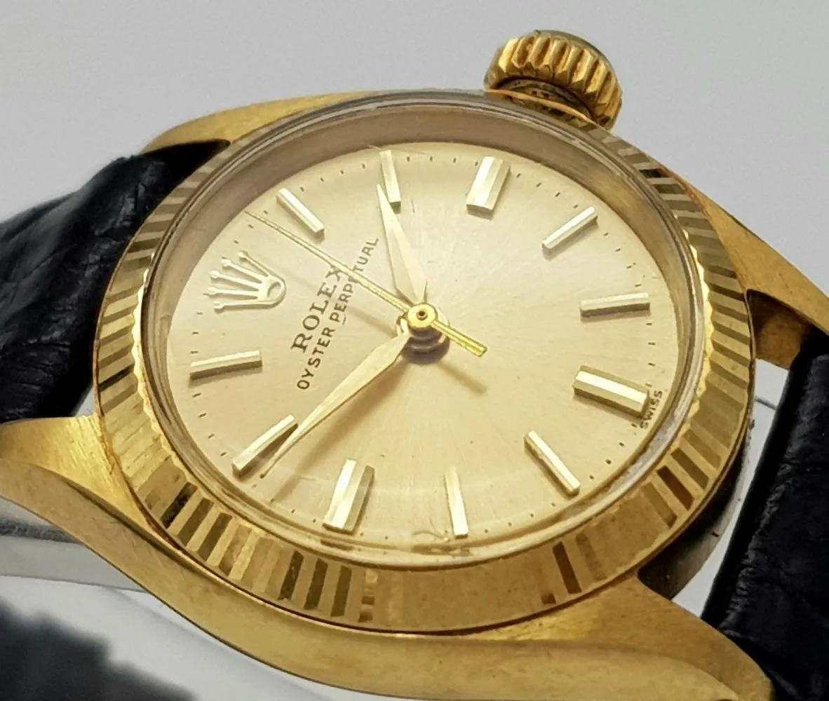 Rolex Oyster Perpetual 26mm 18k yellow gold 2