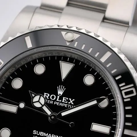 Rolex Submariner (No Date) 41 124060 41mm Stainless steel Black 10