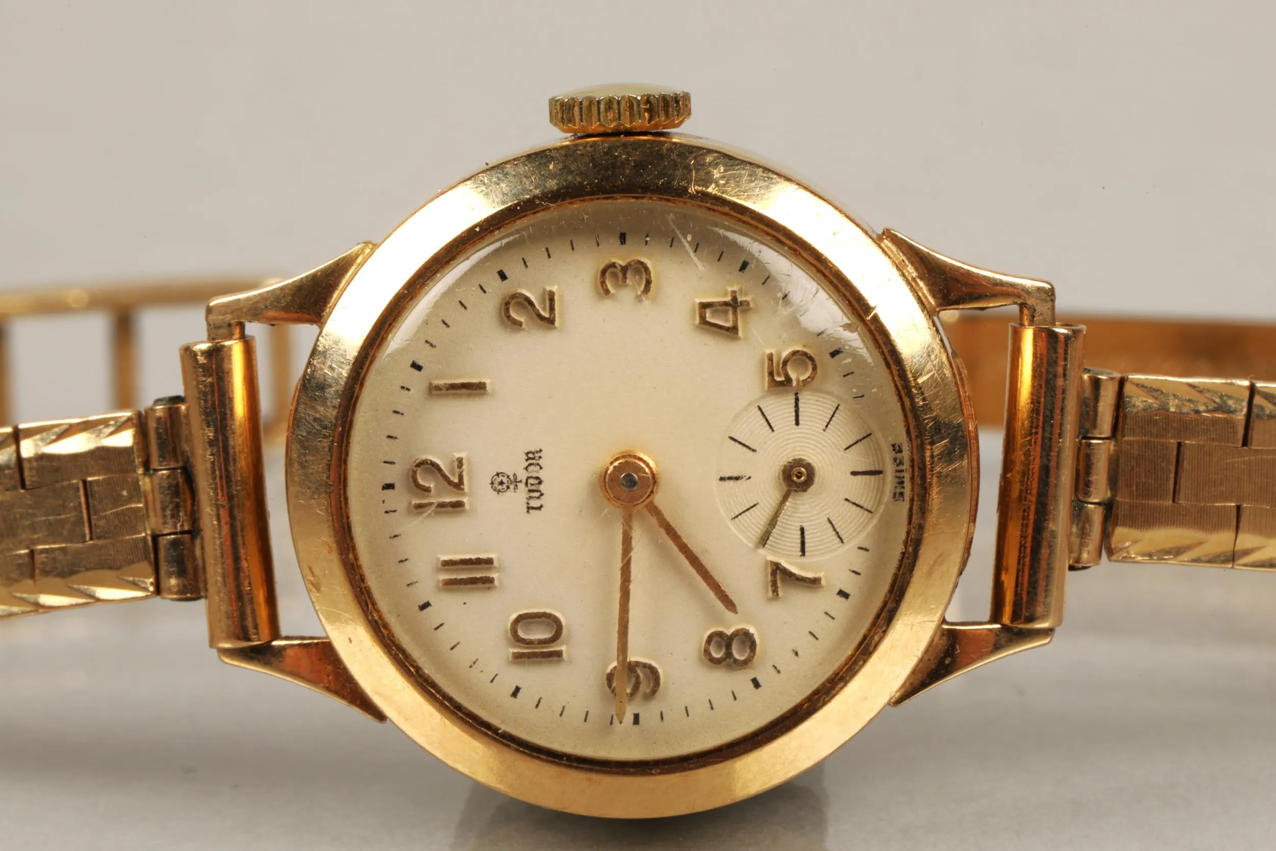 Tudor 9ct Yellow gold 2