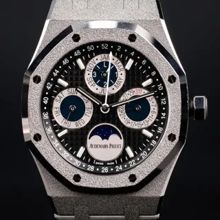 Audemars Piguet Royal Oak 26574BC.GG.1224BC.01 White gold Black