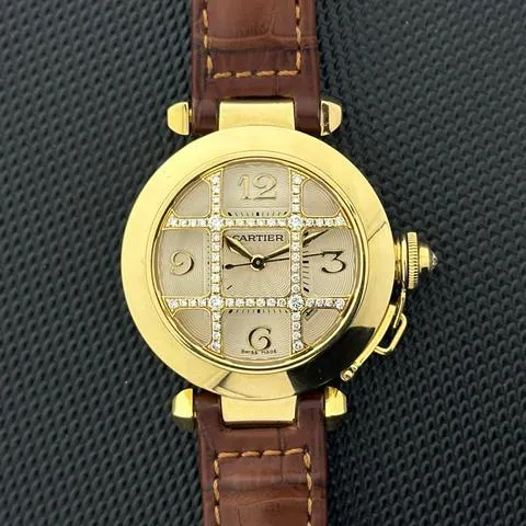 Cartier Pasha 2520 33mm Yellow gold Silver