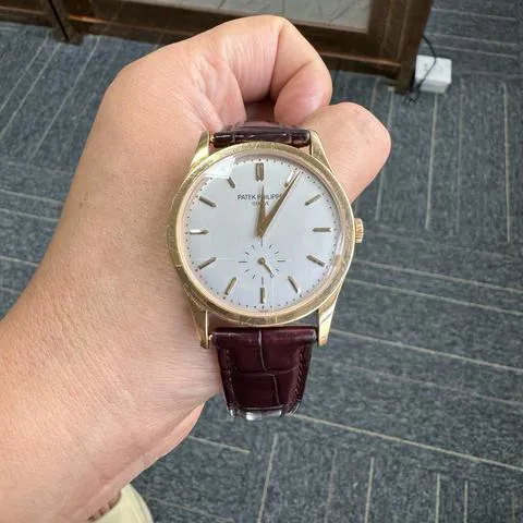 Patek Philippe Calatrava 5196R 37mm Rose gold Silver