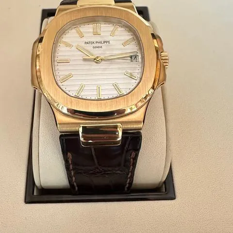 Patek Philippe Nautilus 5711J-001 40mm Yellow gold Silver 2