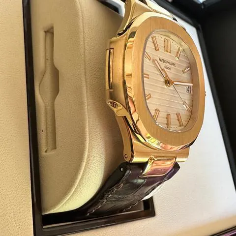 Patek Philippe Nautilus 5711J-001 40mm Yellow gold Silver 4