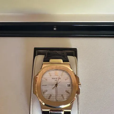 Patek Philippe Nautilus 5711J-001 40mm Yellow gold Silver 15