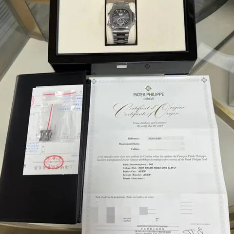 Patek Philippe Nautilus 5726/1A-001 40.5mm Stainless steel Black 6