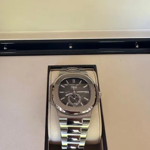 Patek Philippe Nautilus 5726/1A-001 40.5mm Stainless steel Black 4