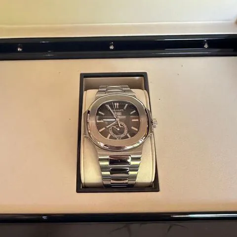 Patek Philippe Nautilus 5726/1A-001 40.5mm Stainless steel Black 12