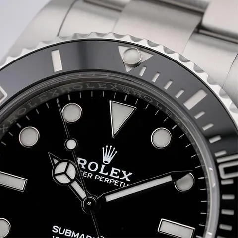 Rolex Submariner (No Date) 41 124060 41mm Stainless steel Black 10