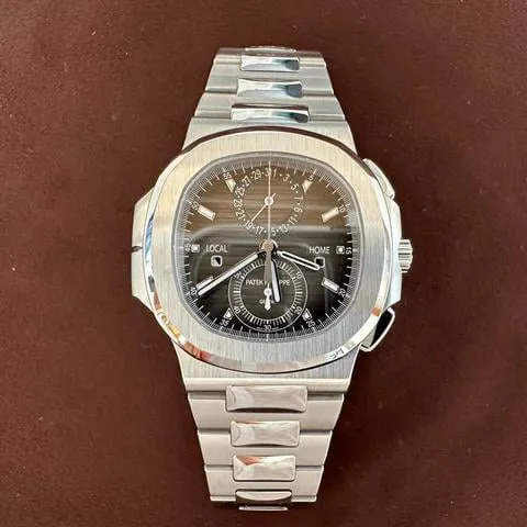 Patek Philippe Nautilus 5990/1A-001 40.5mm Stainless steel Black