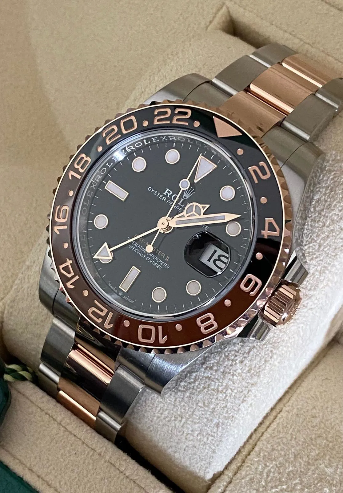 Rolex GMT-Master II 126711CHNR 40mm Yellow gold and Stainless steel Black 4