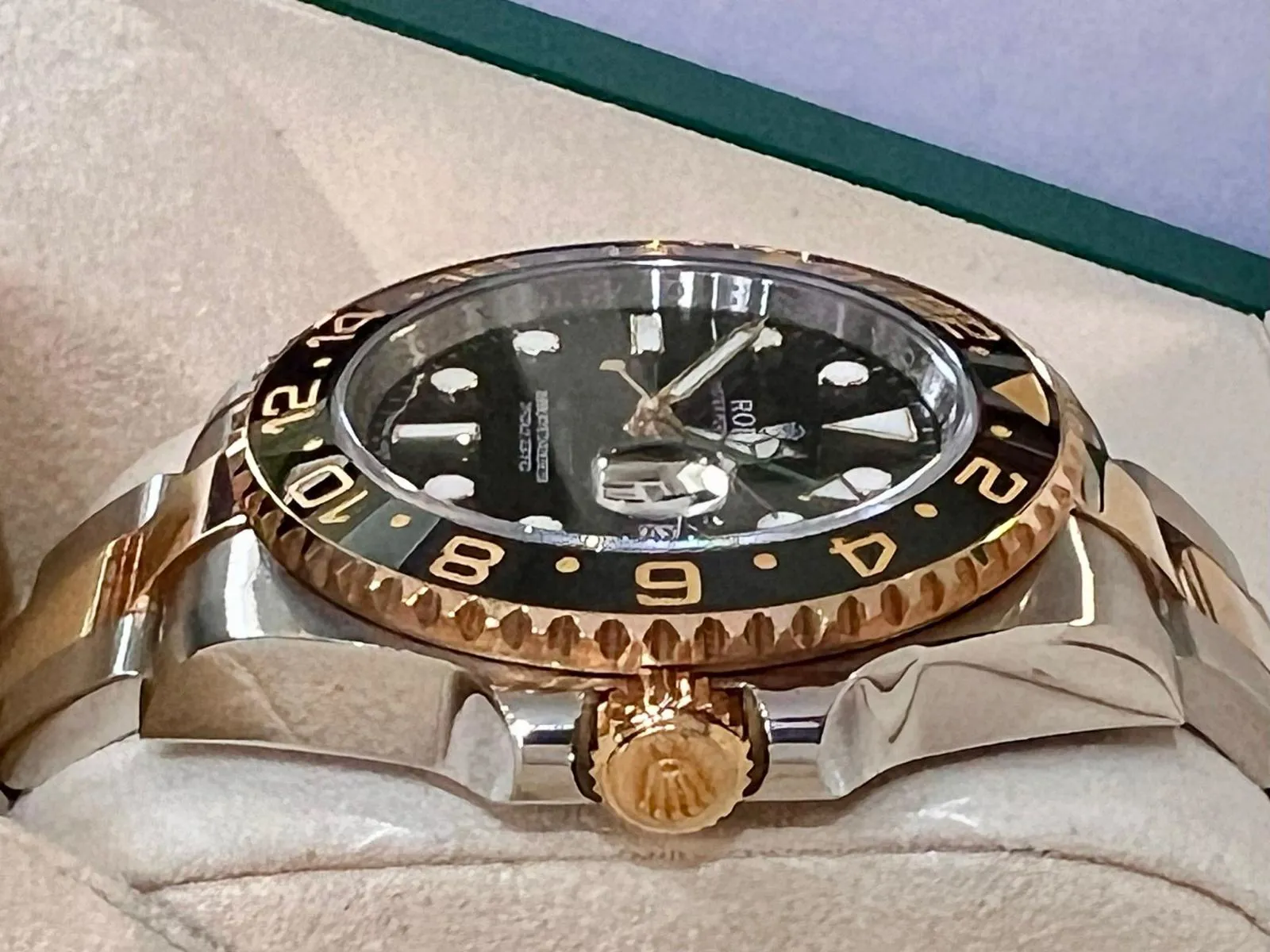 Rolex GMT-Master II 116713LN 40mm Yellow gold and Stainless steel Black 3