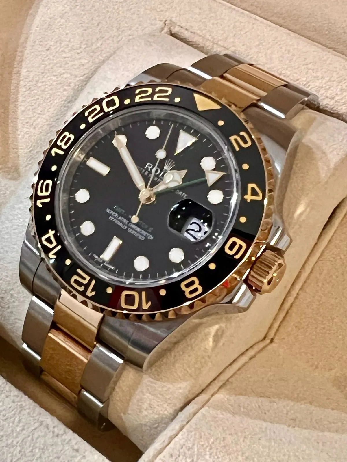 Rolex GMT-Master II 116713LN 40mm Yellow gold and Stainless steel Black 4