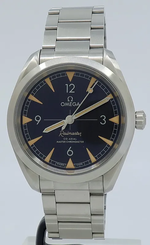 Omega Railmaster 220.10.40.20.01.001 40mm Stainless steel Black