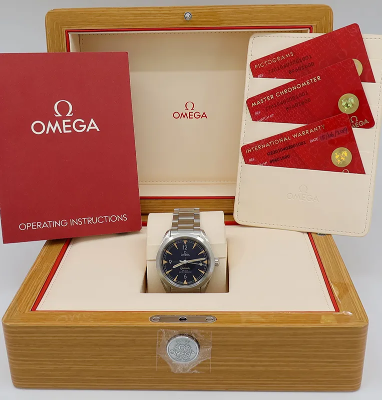 Omega Railmaster 220.10.40.20.01.001 40mm Stainless steel Black 6