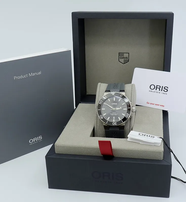 Oris Aquis Titanium Date 01 733 7730 7153-07 4 24 63TEB 43.5mm Titanium Gray 6