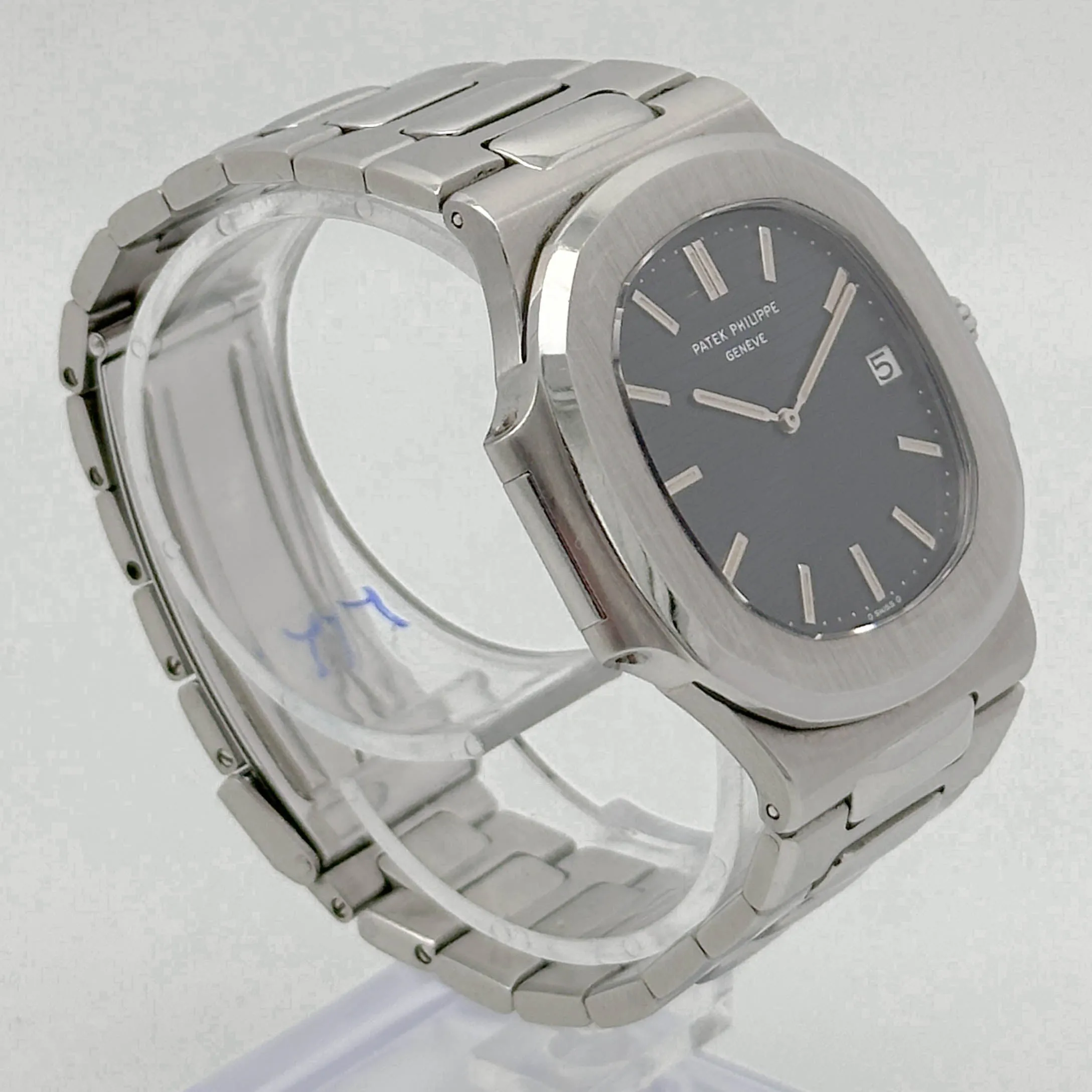 Patek Philippe Nautilus 3700/1 Stainless steel Blue 2