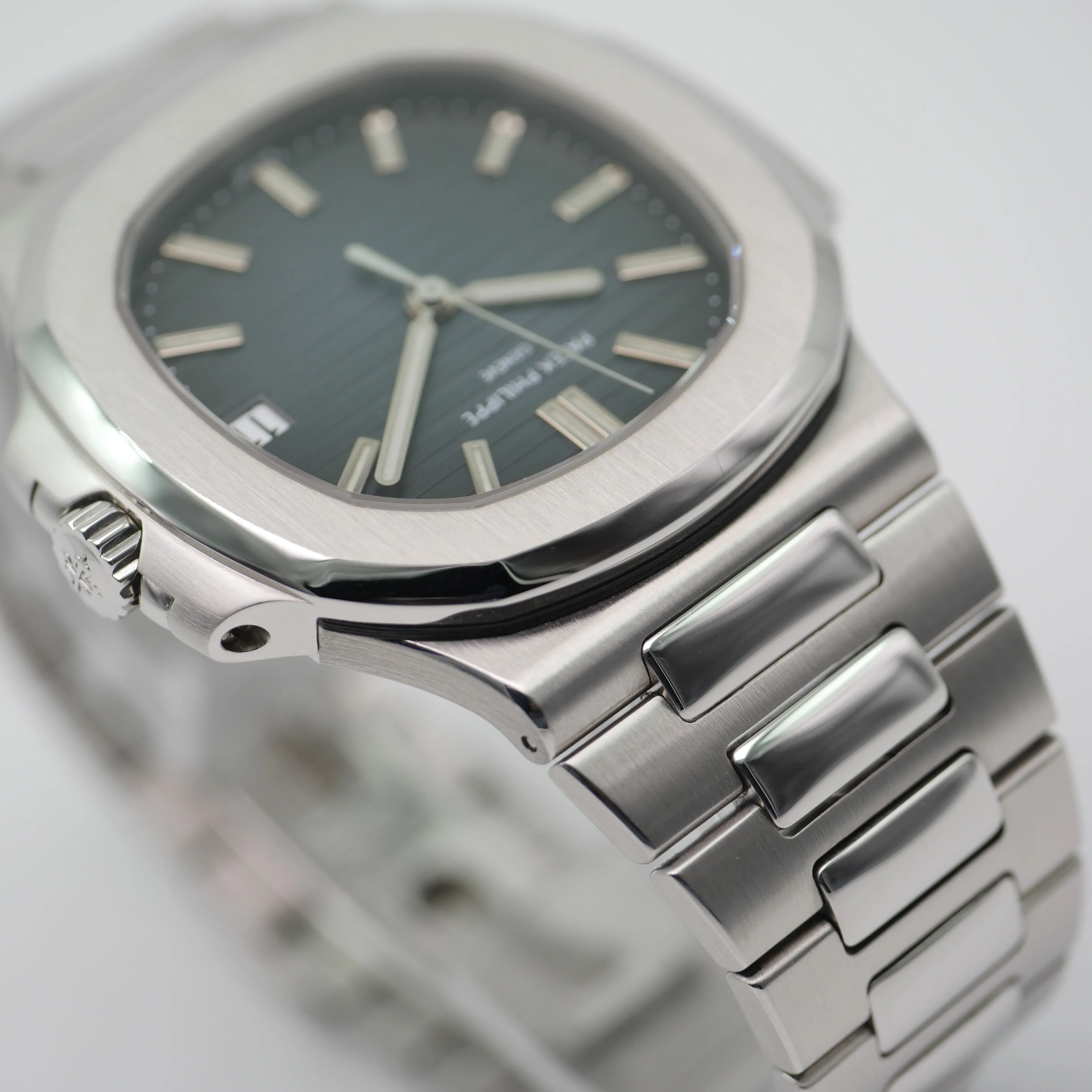 Patek Philippe Nautilus 5711/1A-001 Stainless steel Blue 2