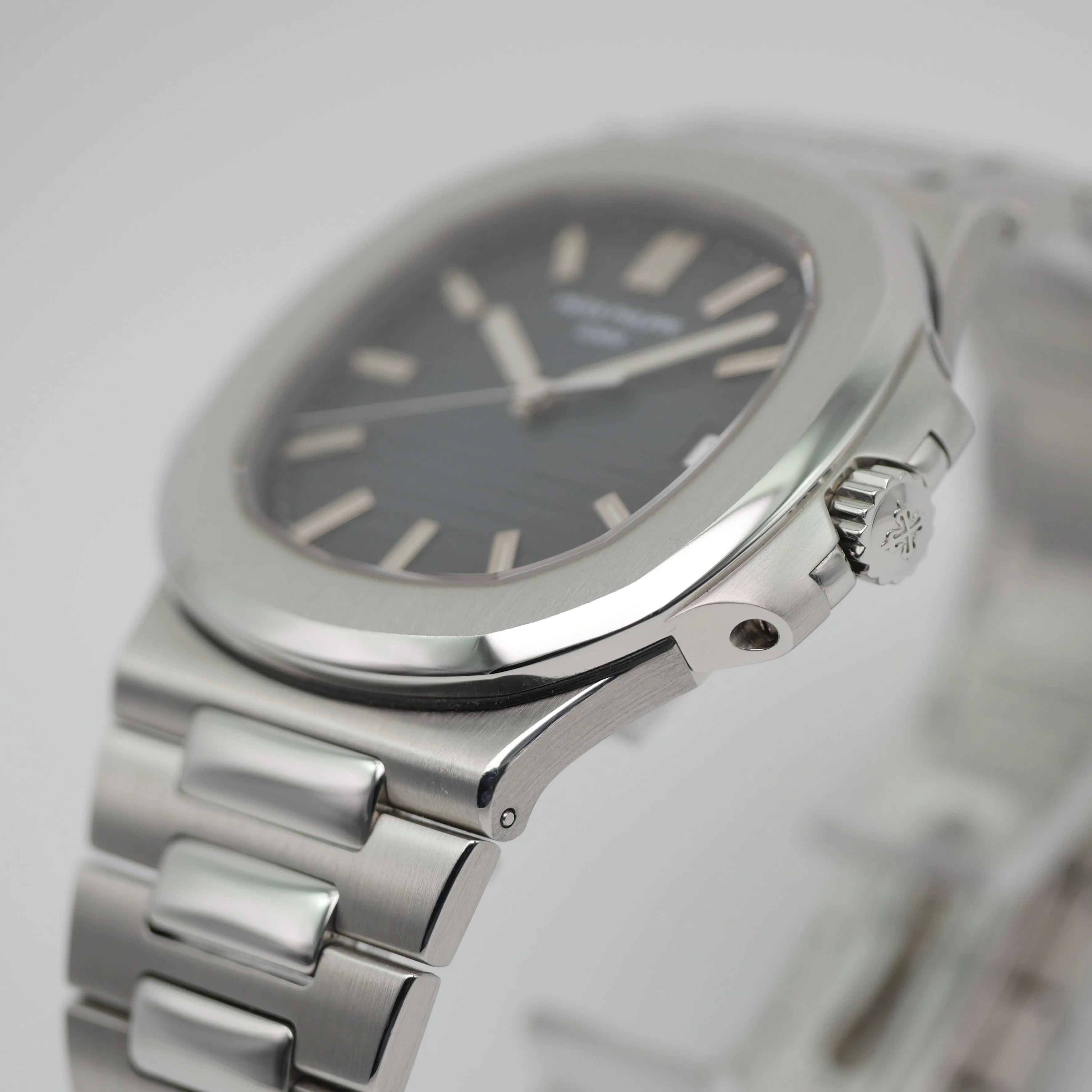 Patek Philippe Nautilus 5711/1A-001 Stainless steel Blue 6