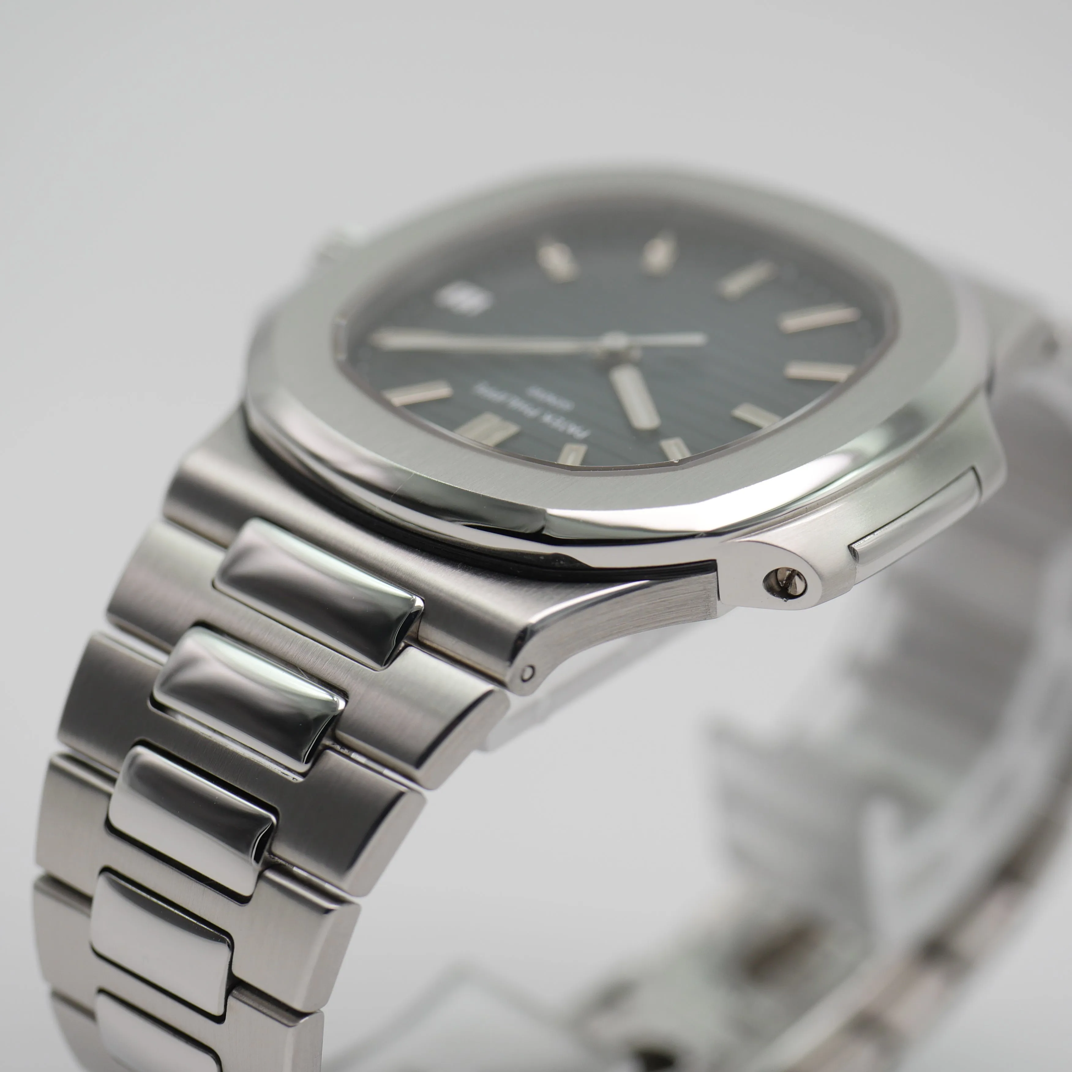 Patek Philippe Nautilus 5711/1A-001 Stainless steel Blue 7