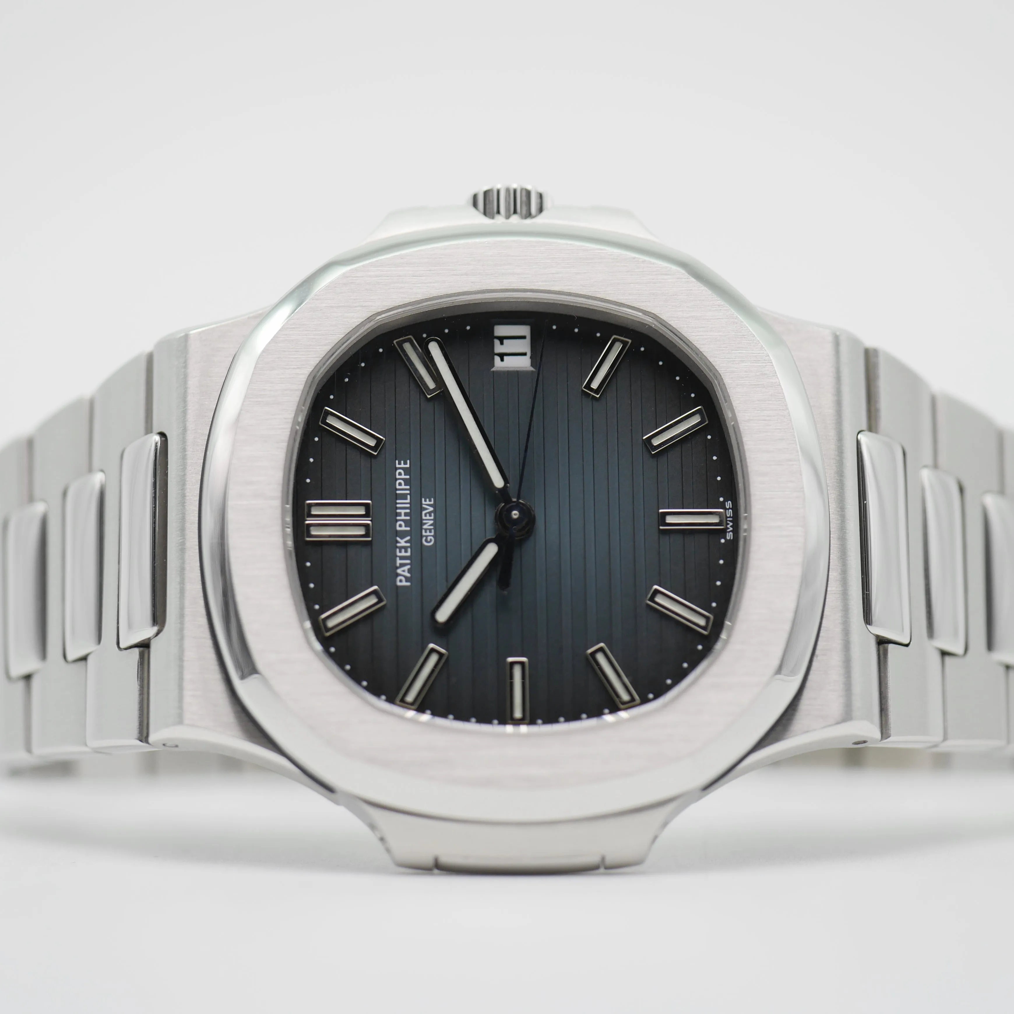 Patek Philippe Nautilus 5711/1A-001 Stainless steel Blue 9