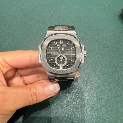 Patek Philippe Nautilus 5726A-001 40.5mm Stainless steel Gray