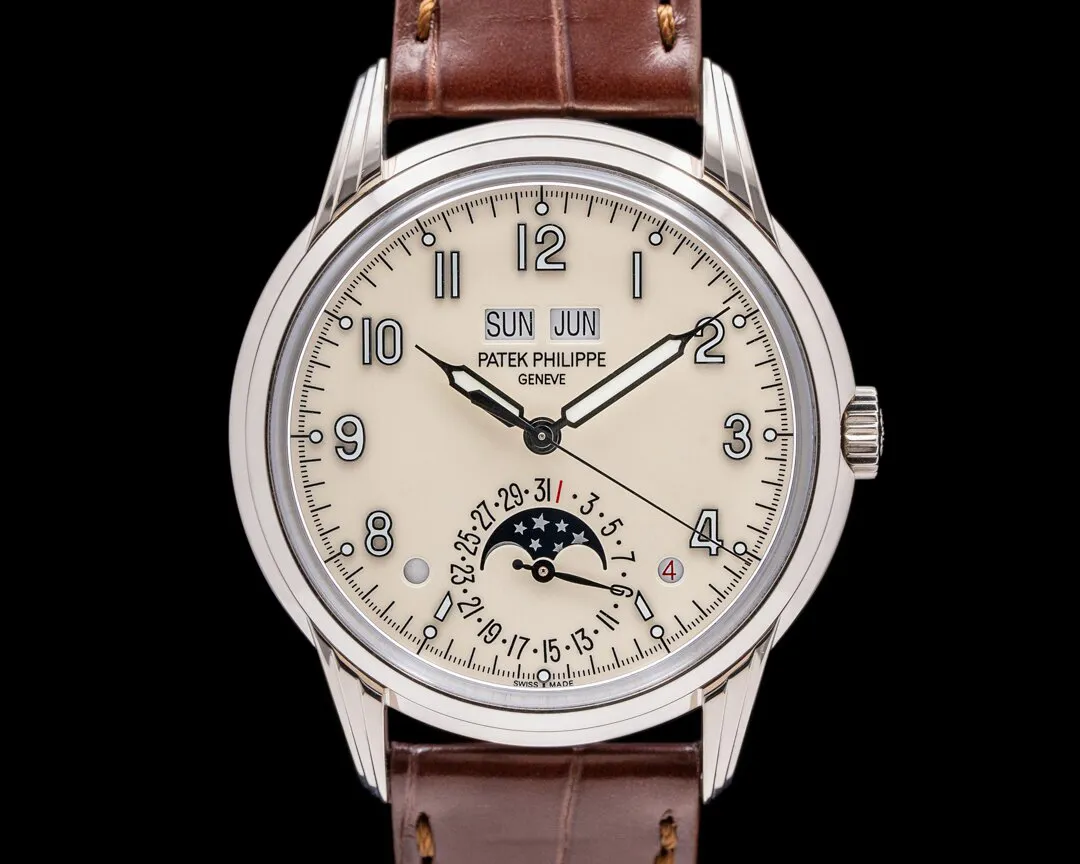 Patek Philippe Perpetual Calendar 5320G-001 40mm White gold Beige