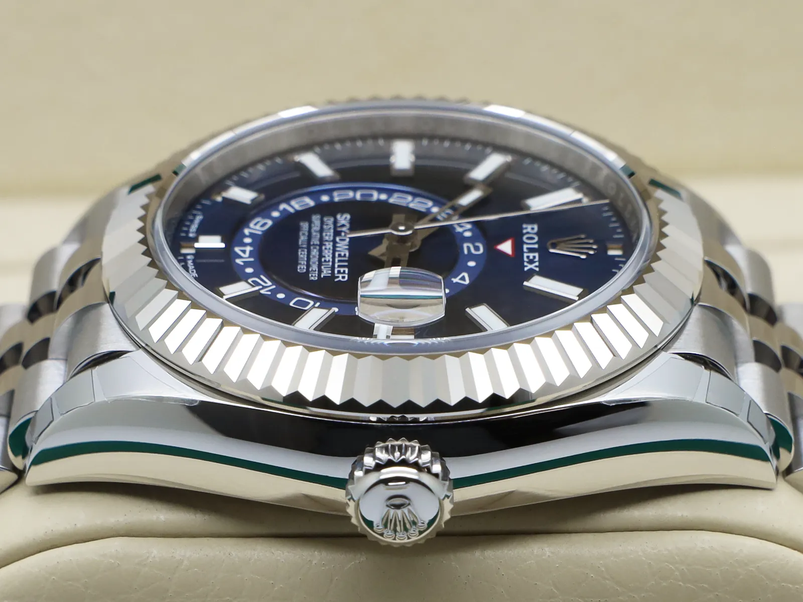 Rolex Sky-Dweller 336934 42mm Blue and dial 3