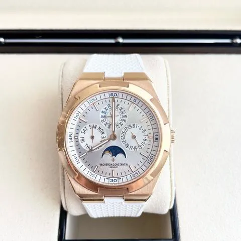 Vacheron Constantin Overseas 4300V/000R-B064 41.5mm Rose gold Silver