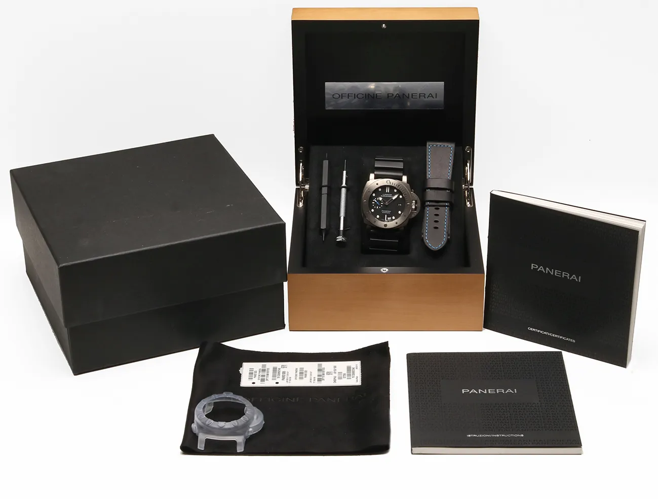 Panerai Submersible PAM 01305 47mm Titanium Black 15