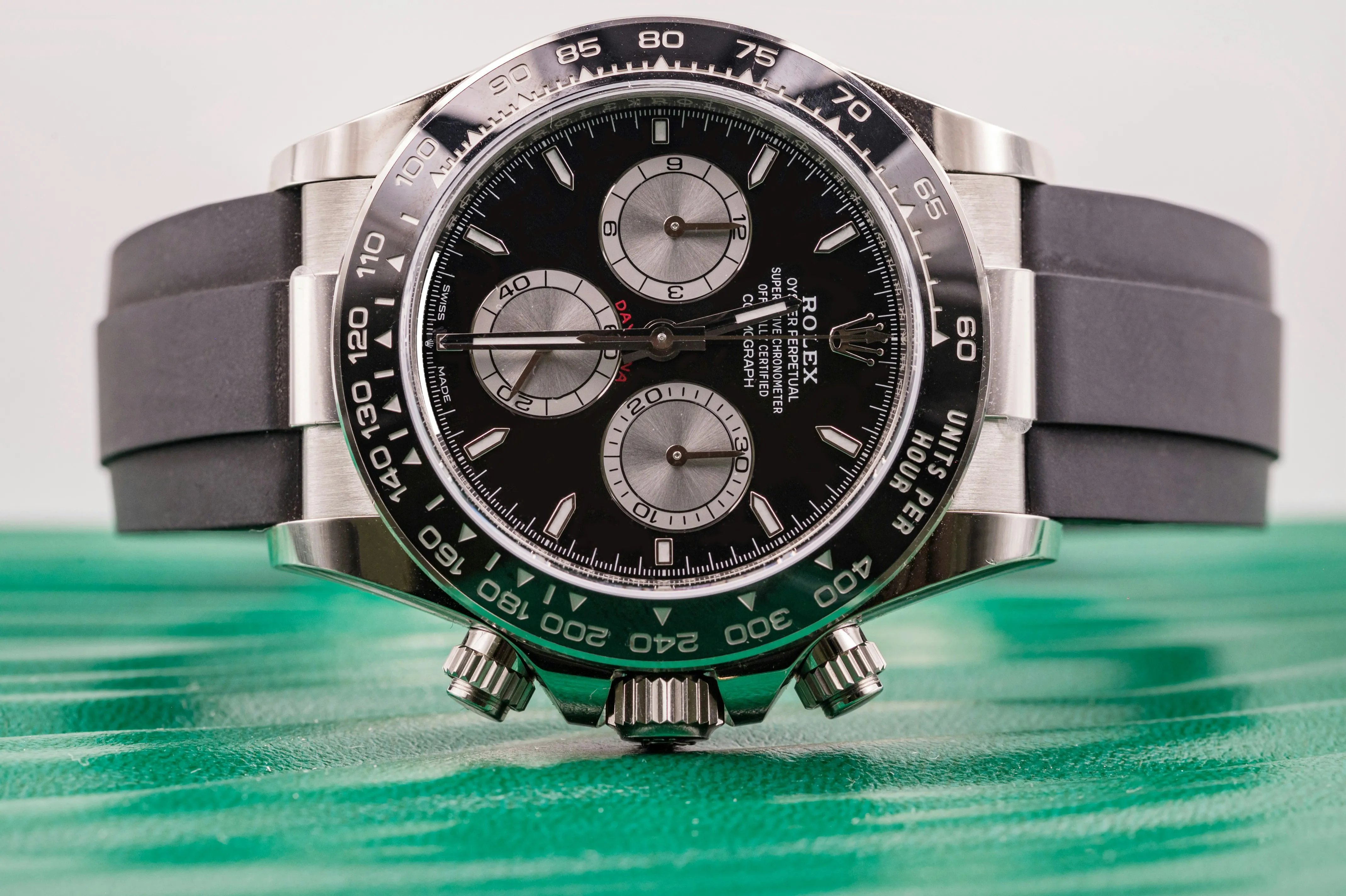 Rolex Daytona 126519LN 40mm White gold Black 2