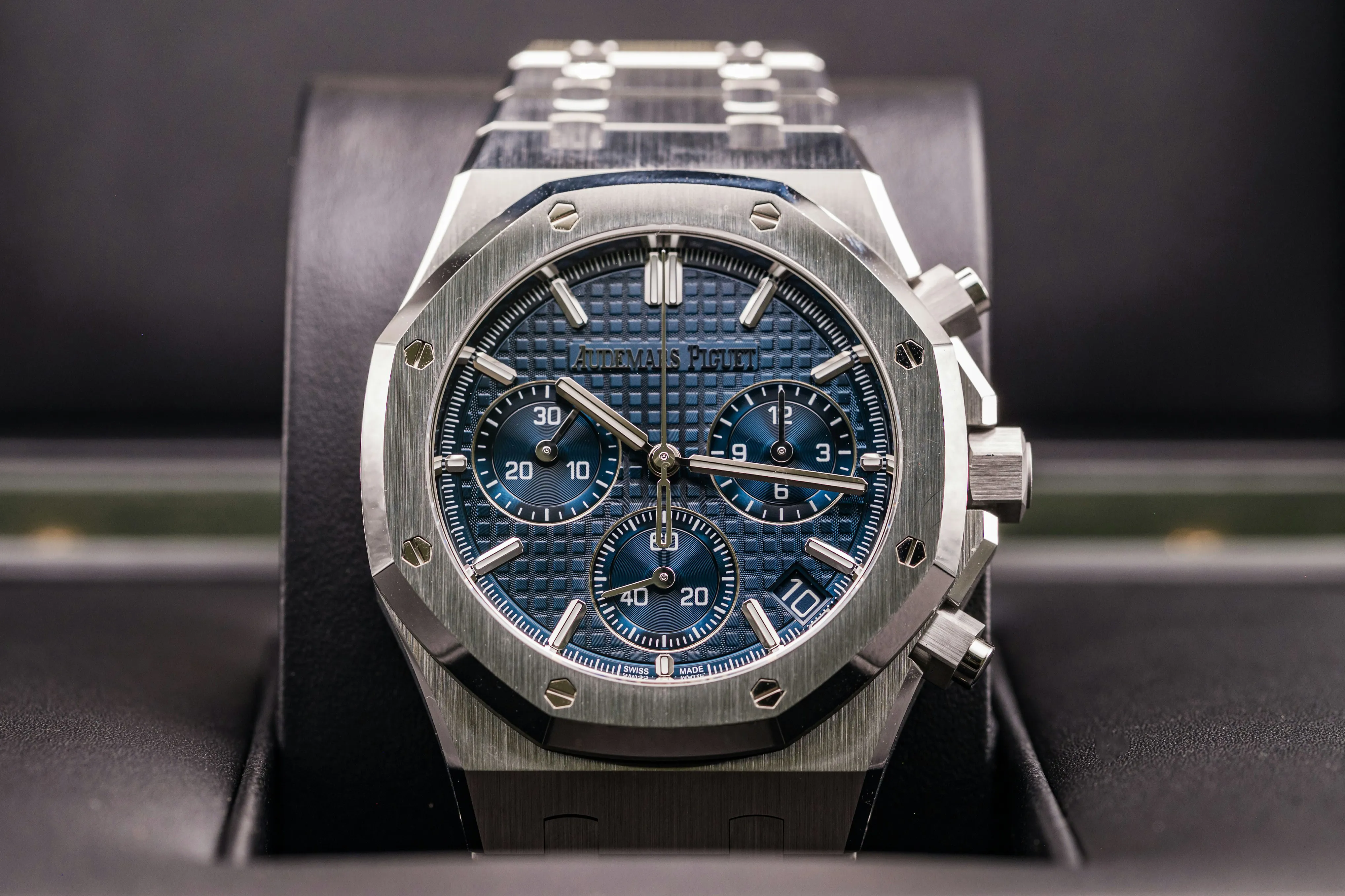 Audemars Piguet Royal Oak 26240ST.OO.1320ST.05 41mm Stainless steel Blue 22